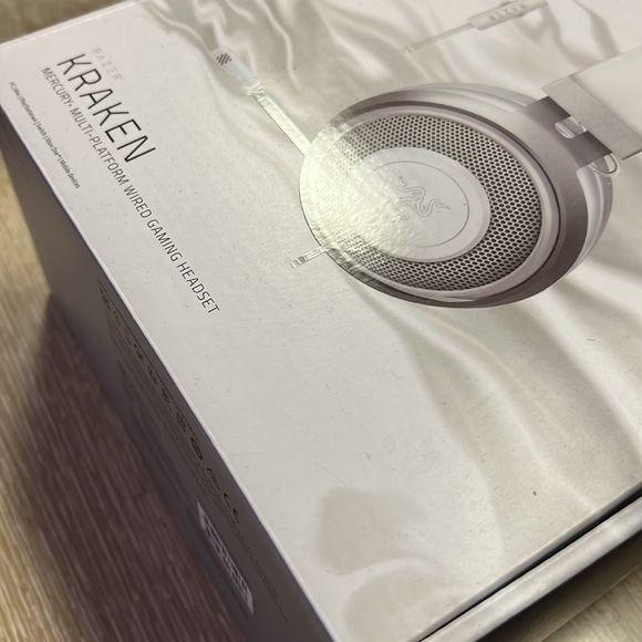 Microsoft X Box One S - Picture 4 of 4